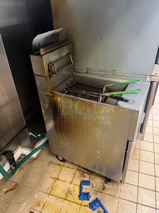 Frymaster Commercial Natural Gas Powered Deep Fat Fryer! With 2 Frying Baskets! With Backsplash! All Stainless Steel! On Casters! WORKING WHEN REMOVED! - Image 6 of 8