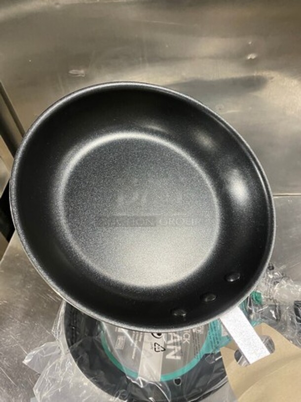 NEW! Choice Commercial Heavy-Duty Aluminum Non-Stick 10" Frying Pans! 3x Your Bid! - Image 5 of 6