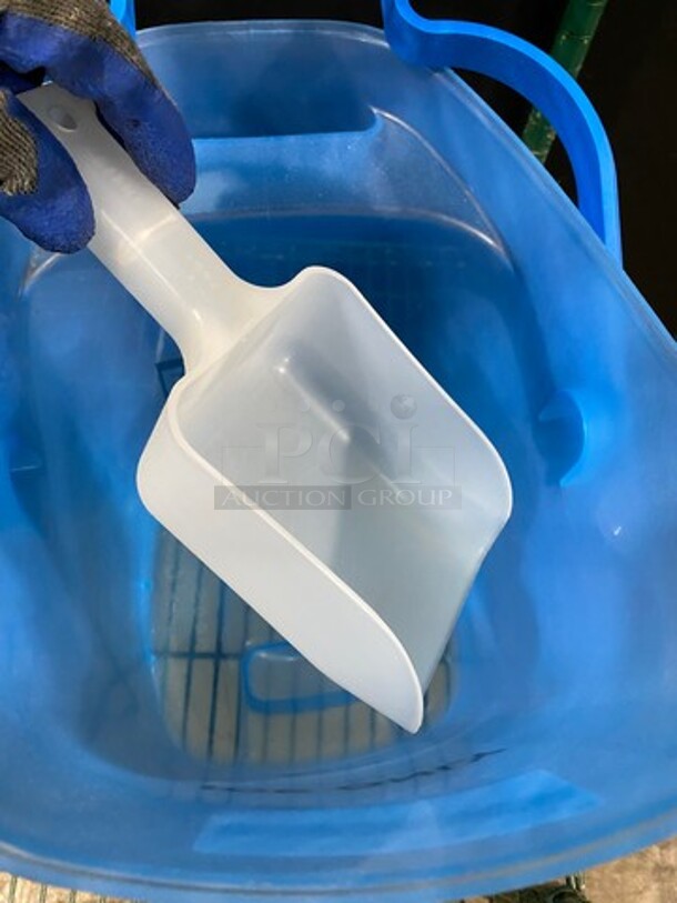 San Jamar Ice Scoop Holder And Scoop! - Image 7 of 9
