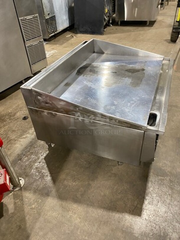 Keating All Stainless Steel 36 Inch Countertop Natural Gas Powered Thermostatic Control Flat Grill! With Back & Side Splashes! On Legs! - Image 2 of 7