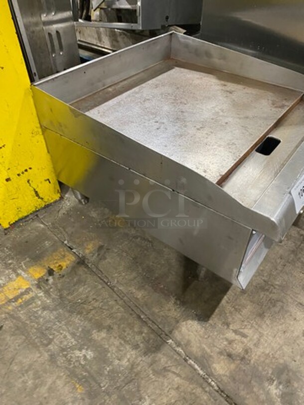 CPG Commercial Countertop Natural Gas Powered Flat Top Griddle! With Back And Side Splashes! All Stainless Steel! On Small Legs! SN: 10152399G24T - Image 3 of 9