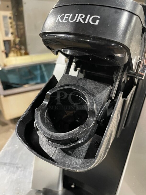 Keurig Countertop Coffee Brewing Machine! Model B200 Serial E305421! 120V! - Image 5 of 8