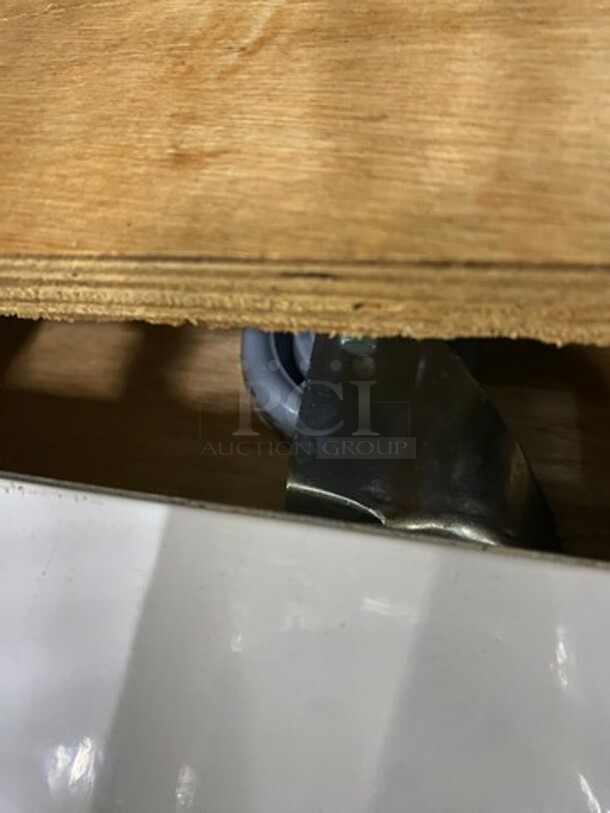 SCRATCH-N-DENT! Dukers Commercial Chest Freezer Showcase Merchandiser! With 2 View Through Sliding Top Doors! With Poly Coated Baskets! Powers On, Doesn't Go Down To Temp! Model: WD500Y SN: 0151000DUK200911201000936 115V 60HZ 1 Phase - Image 7 of 12