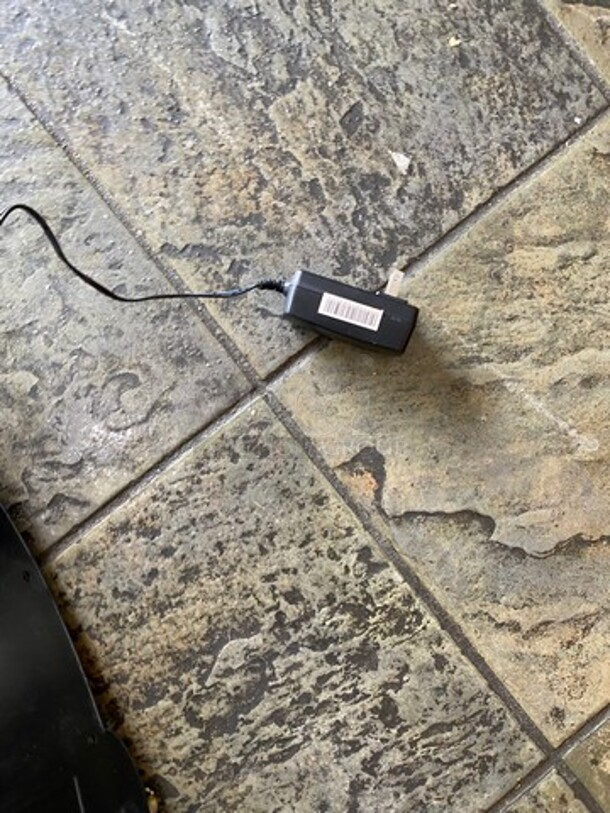 Light Up "Catering" Sign! WORKING WHEN REMOVED! - Image 4 of 4