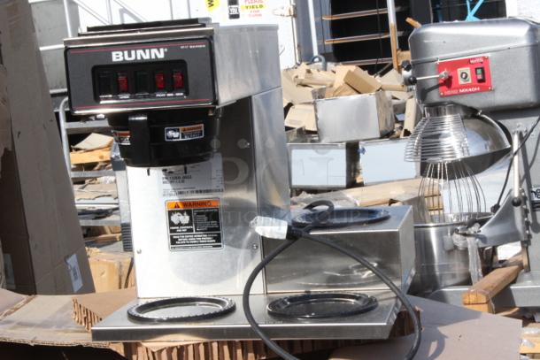BRAND NEW SCRATCH & DENT! Bunn 13300.0003 VP17-3 Low Profile Pourover Coffee Brewer with 3 Warmers. S/N: VP17360163 - Image 6 of 7