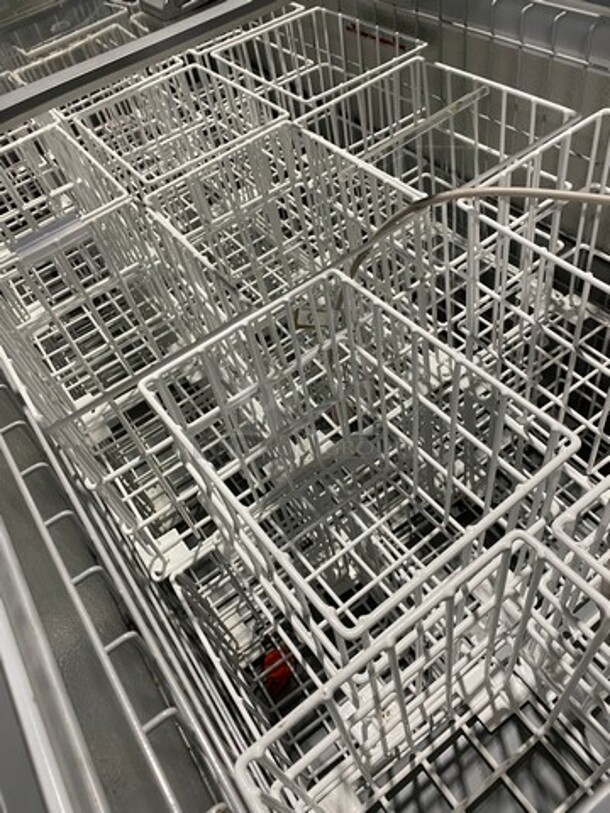 AHT Commercial Reach Down Chest Freezer Display! With Poly Coated Baskets! Model: MALTA185 SN: 30339300003010 120V 60HZ 1 Phase - Image 6 of 10
