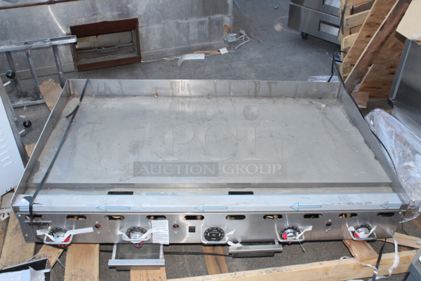 BRAND NEW SCRATCH & DENT! Vulcan MSA60-30 60" Countertop Natural Gas Deep Griddle with Snap-Action Thermostatic Controls - 135,000 BTU SERIAL# 650242061. Unit has all legs and pans. Back is dented.  - Image 2 of 6