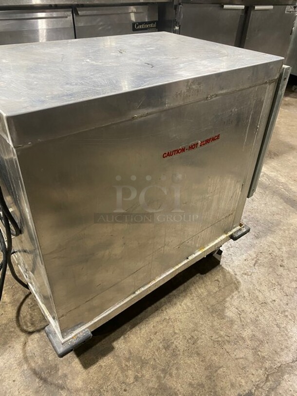 Avantco! Metal Full Size Insulated Heated Holding / Proofing Cabinet with Clear Door on Commercial Casters. 120 Volts, 1 Phase. - Image 4 of 10