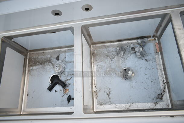 BRAND NEW SCRATCH AND DENT! Regency Spec Line Stainless Steel Commercial 3 Bay Sink w/ Dual Drain Boards. Bays 30x23.5x14. Drain Boards 22.5x25 - Image 4 of 8