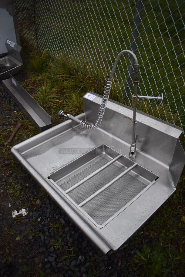 Stainless Steel Commercial Left Side Dirty Side Dishwasher Table w/ Spray Nozzle Attachment and Straining Insert. 40x30x12 - Image 4 of 4
