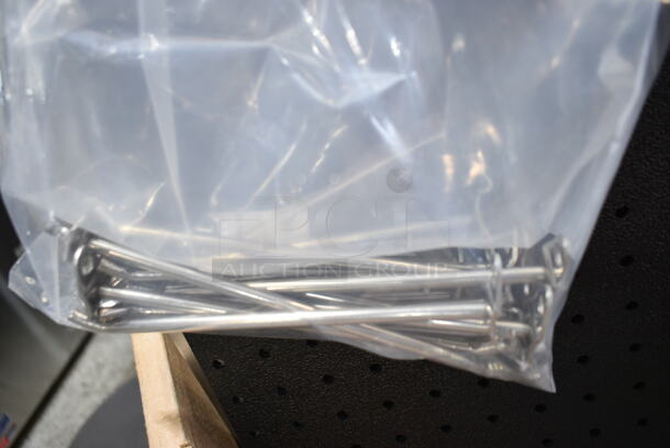 BRAND NEW SCRATCH AND DENT! Cambro Camshelving® CSPEGKIT24100 22 3/4" x 48" x 1/4" Pegboard Kit - Image 3 of 4