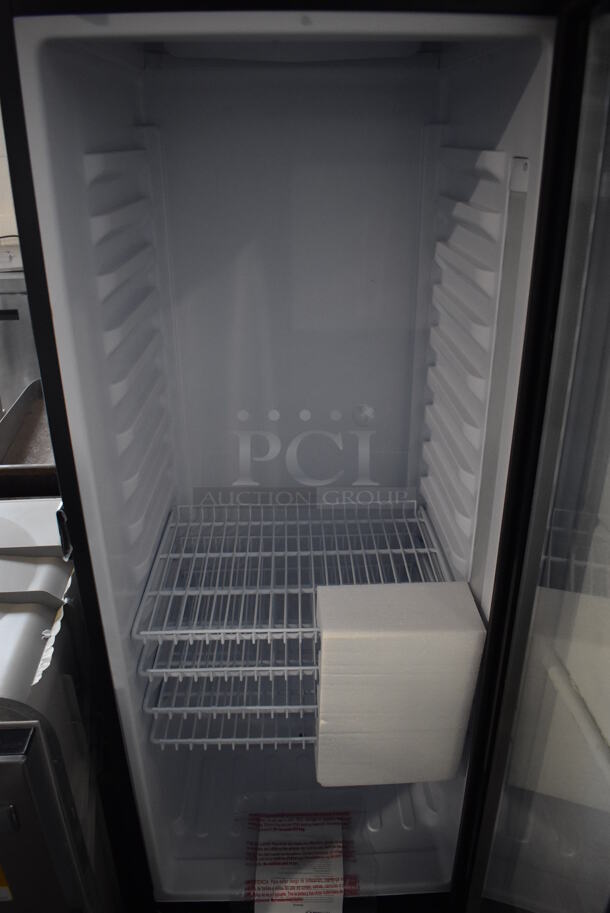 BRAND NEW SCRATCH AND DENT! KoolMore MDR-9CP Metal Commercial Single Door Reach In Cooler Merchandiser. 115 Volts, 1 Phase. 21x21x69. Tested and Working! - Image 3 of 6