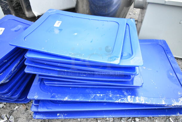 ALL ONE MONEY! Lot of Approximately 40 BRAND NEW SCRATCH AND DENT! Blue Poly Drop In Bin Lids. 16 Carlisle 3058160 Smart Lid 1/4 Size Soft Food Pan Cover, 12 Carlisle 10232B60 Smart Lid 1/2 Size Soft Food Pan Cover, 12 Carlisle 10212B60 Smart Lid Full Size Soft Food Pan Cover - Image 5 of 12