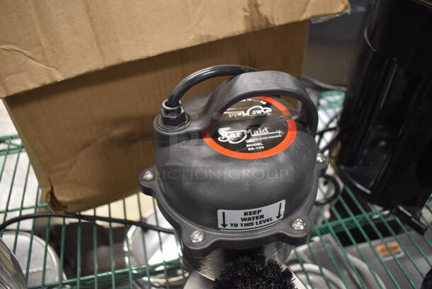 BRAND NEW IN BOX! Bar Maid SS-100 Stainless Steel Commercial Countertop Submersible Electric Glass Washer. 115 Volts, 1 Phase. 8x16x12. Tested and Working! - Image 4 of 4