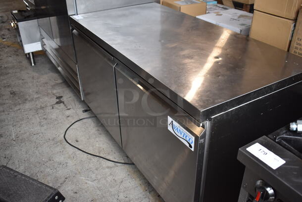 Avantco 178SSIC60RHC Stainless Steel Commercial 2 Door Undercounter Cooler on Commercial Casters. 115 Volts, 1 Phase. Tested and Powers On But Does Not Get Cold - Image 3 of 7