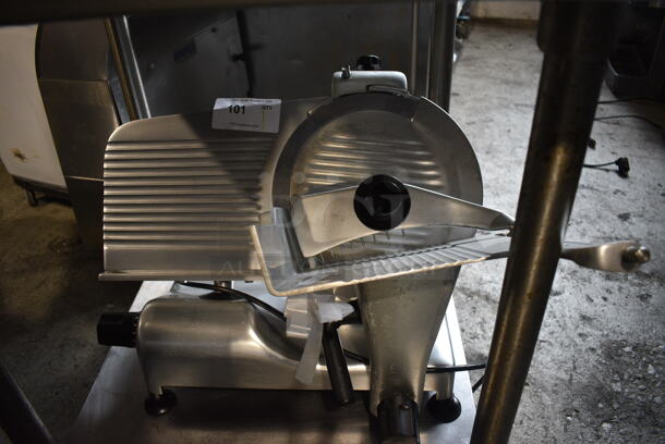 Globe G12 Stainless Steel Commercial Countertop Meat Slicer w/ Blade Sharpener. 115 Volts, 1 Phase. Tested and Working!