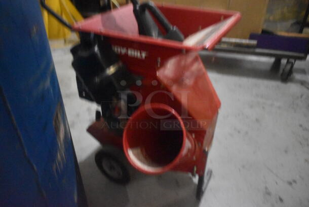 Troy-Bilt 47329 Red Metal Commercial Chipper Shredder. - Image 7 of 9