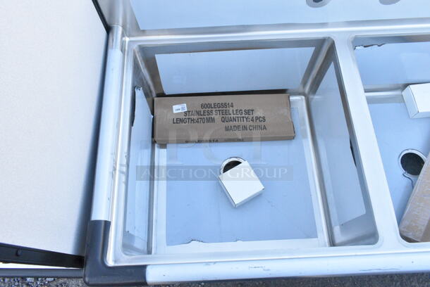 BRAND NEW SCRATCH AND DENT! Regency 600S22424 55" 16 Gauge Stainless Steel Two Compartment Commercial Sink with Stainless Steel Legs and Cross Bracing - 24" x 24" x 14" Bowls - Image 4 of 5