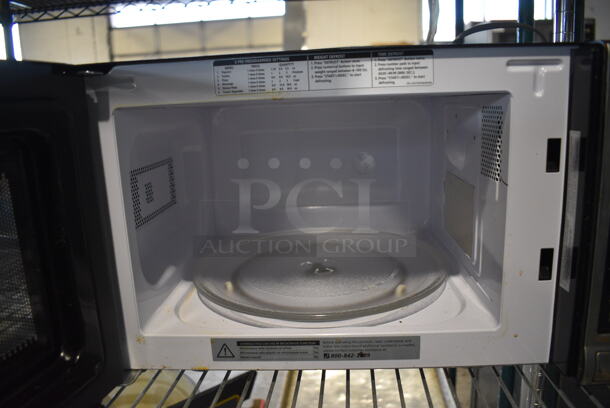 Black & Decker EM720CB7 Countertop Microwave Oven w/ Plate. 120 Volts, 1 Phase. 17x12x10 - Image 5 of 6