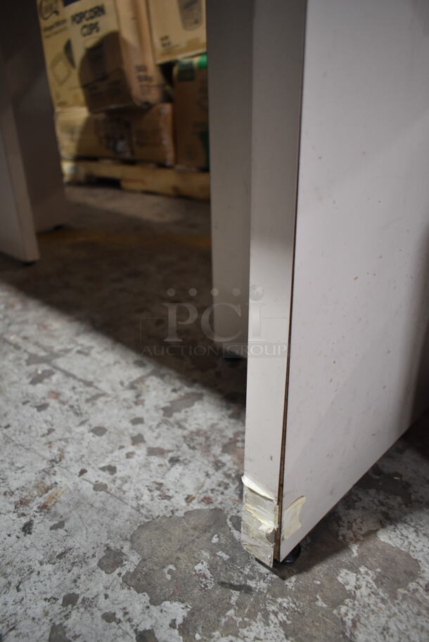 Oval Table.  - Image 4 of 4