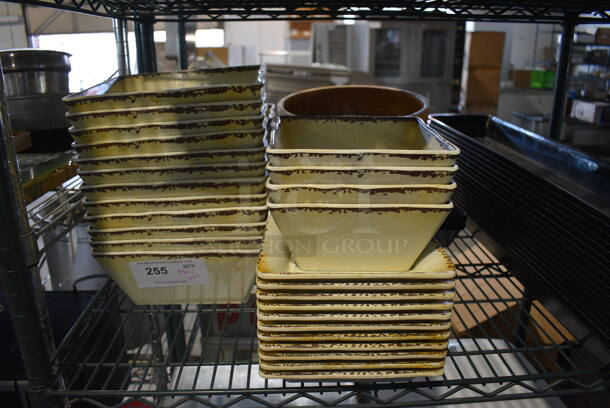 ALL ONE MONEY! Tier Lot of Various Poly Items Including Trays and Bowls.  - Image 2 of 4