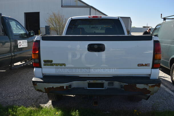 2005 GMC Sierra 4x4 4 Door Pick Up Truck. Odometer Reads 71,513. VIN 1GTHK29U45E234117. Title In Hand. Vehicle Runs and Drive. See Lot #8 For Additional Pictures. - Image 5 of 12
