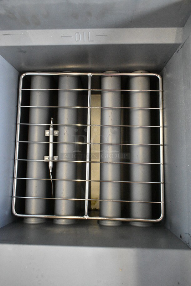 BRAND NEW SCRATCH AND DENT! Vulcan 1VEG50M-1 Veg Series Stainless Steel Floor Style 45-50 lb. Natural Gas Powered Fryer w/ 2 Metal Fry Baskets. 85,000 BTU - Image 7 of 9