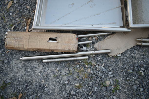 BRAND NEW SCRATCH AND DENT! Regency 600CDT36L 16 Gauge 3' Clean Dish Table - Left Drainboard - Image 3 of 5