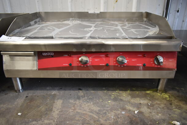 LIKE NEW! 2023 Avantco 177EG30N Stainless Steel Commercial Countertop Electric Powered Flat Top Griddle. 208/240 Volts, 1 Phase. Tested and Working! - Image 3 of 6