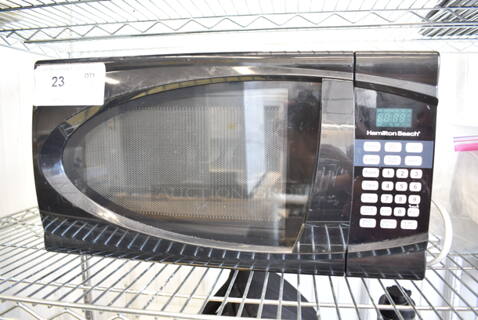 Hamilton Beach HB-P90D23AL-DJ Metal Countertop Microwave Oven w/ Plate. 120 Volts, 1 Phase. 