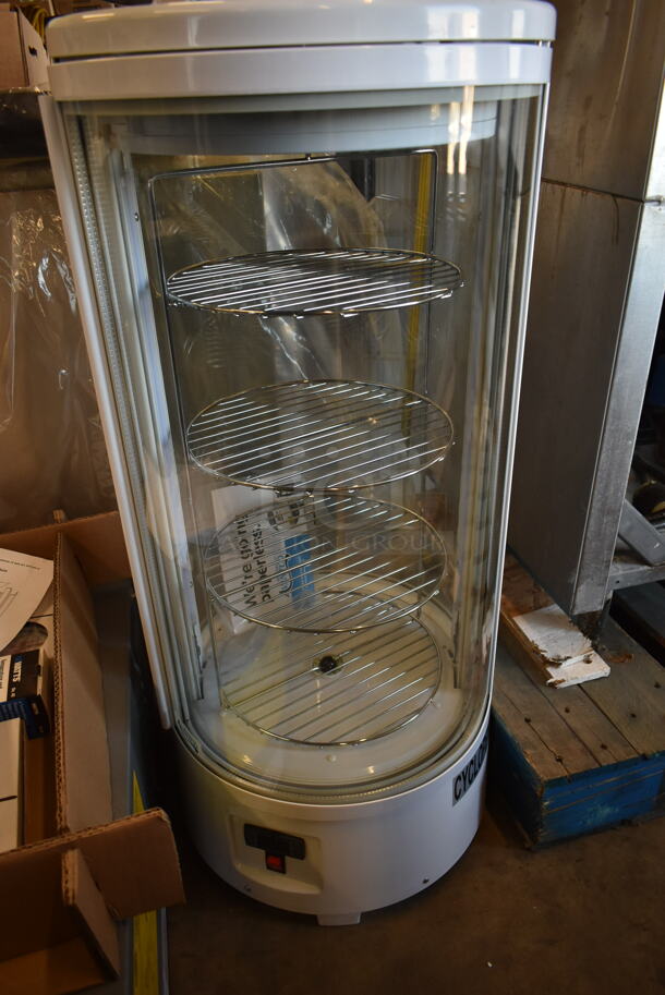 BRAND NEW SCRATCH AND DENT! Avantco 360CRR2HCW Metal Commercial Countertop White Countertop Rotating Refrigerated Cake Display. Door Will Not Stay Shut. 110-120 Volts, 1 Phase. Tested and Working! - Image 3 of 6