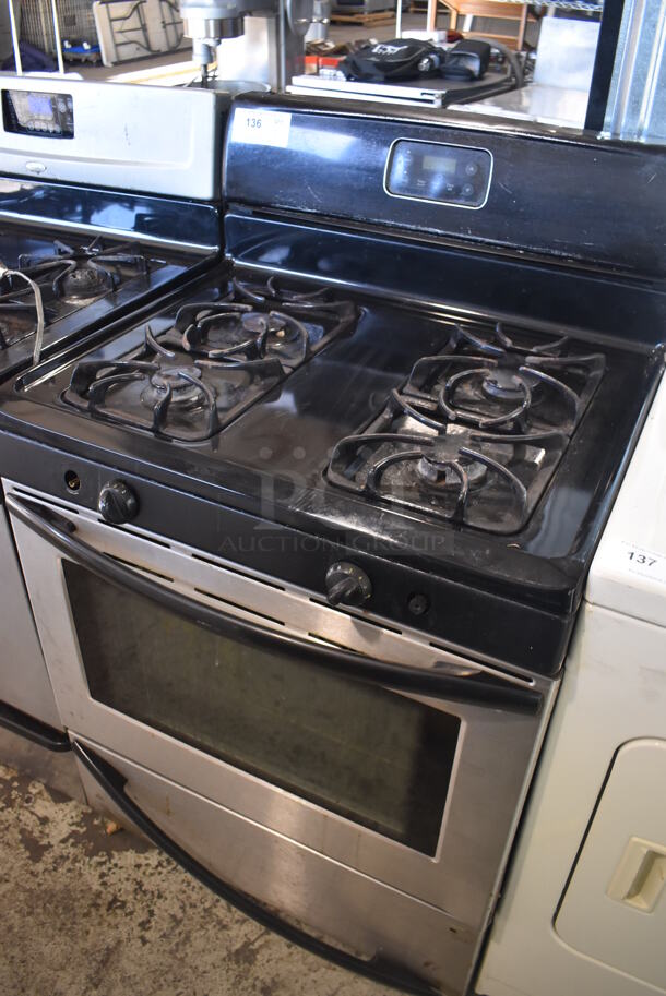 Frigidaire FGF337BCC Chrome Finish Natural Gas Powered 4 Burner Range w/ Oven. 30x26x47 - Image 3 of 9
