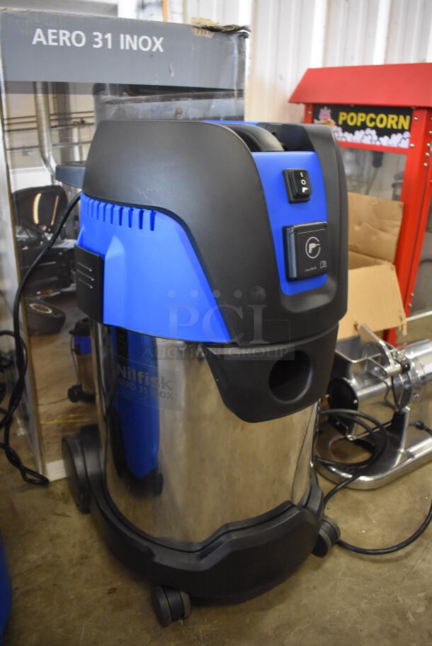 BRAND NEW IN BOX! Nilfisk AERO 31-21 PC INOX US Poly Blue and Black Shop Vac Vacuum Cleaner. 120 Volts, 1 Phase. 16x15x26. Tested and Working! - Image 6 of 9