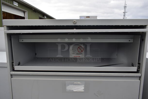 Metal 4 Drawer and 1 Cabinet Filing Cabinet. - Image 2 of 6