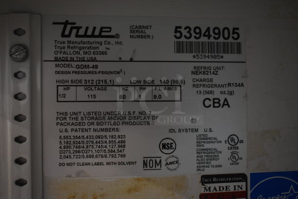 True GDM-49 ENERGY STAR Metal Commercial 2 Door Reach In Cooler Merchandiser w/ Poly Coated Racks. 115 Volts, 1 Phase. Tested and Powers On But Does Not Get Cold - Image 8 of 11