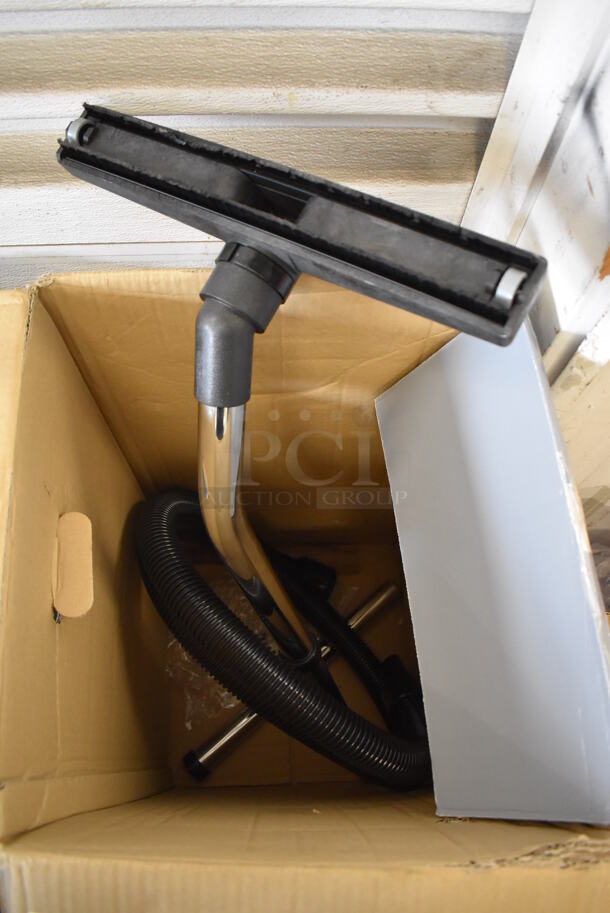 BRAND NEW IN BOX! Nilfisk AERO 31-21 PC INOX US Poly Blue and Black Shop Vac Vacuum Cleaner. 120 Volts, 1 Phase. 16x15x26. Tested and Working! - Image 9 of 9