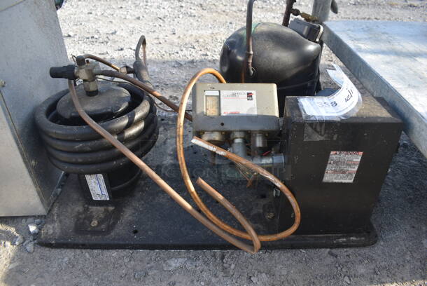 Metal Commercial Compressor. 24x18x13 - Image 4 of 4