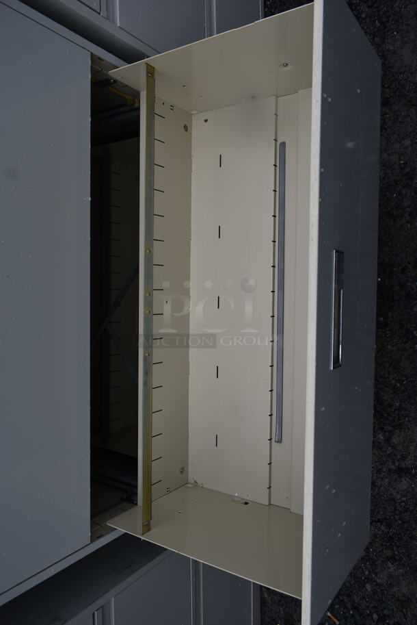 Metal 4 Drawer Filing Cabinet. - Image 4 of 5