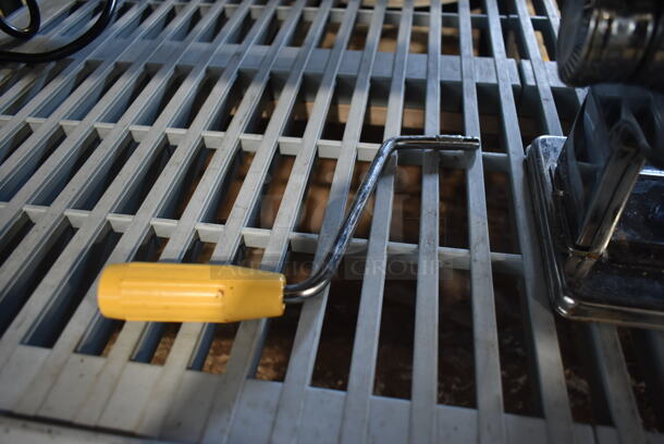 Stainless Steel Countertop Manual Pasta Machine w/ Extra Blade. - Image 5 of 5