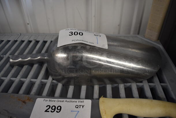 Metal Ice Scoop. 14x5.5x3 - Image 2 of 2