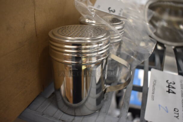 6 BRAND NEW! Metal Seasoning Shakers. 4.5x3x4. 6 Times Your Bid! - Image 1 of 2