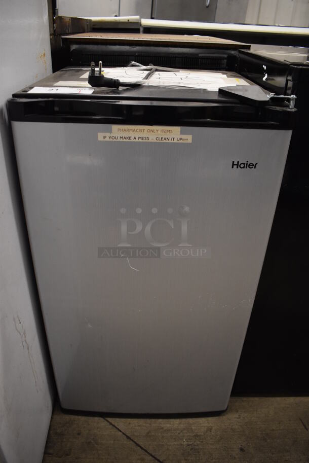 Haier HC32SF10SV Metal Mini Cooler. 115 Volts, 1 Phase. 18x19x32. Tested and Powers On But Does Not Get Cold - Image 1 of 6