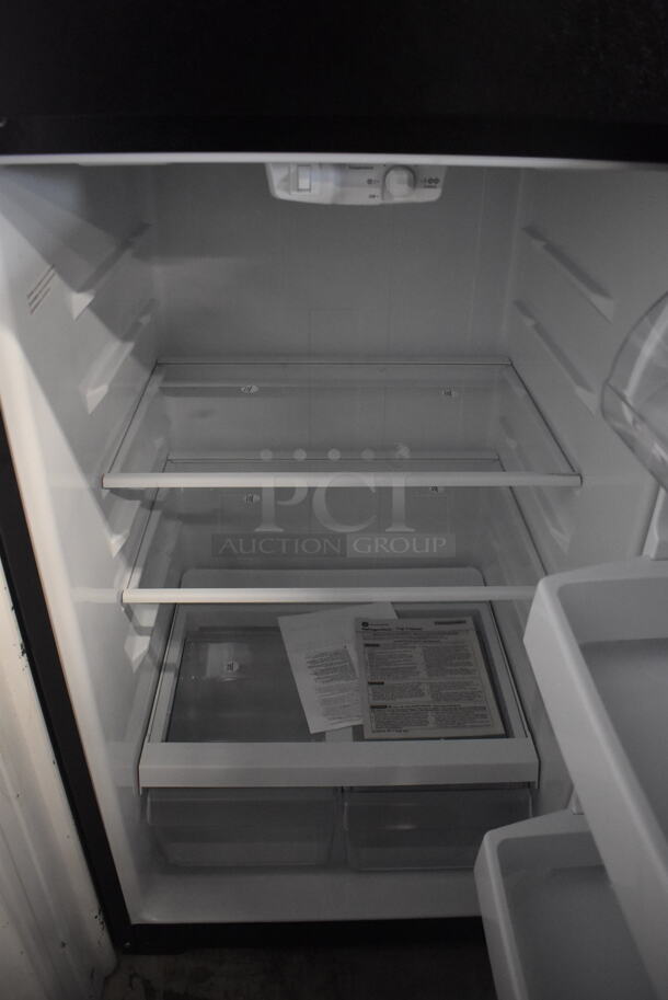 BRAND NEW! GE Metal Cooler Freezer Combo Unit. 28x29x67. Tested and Working! - Image 6 of 8