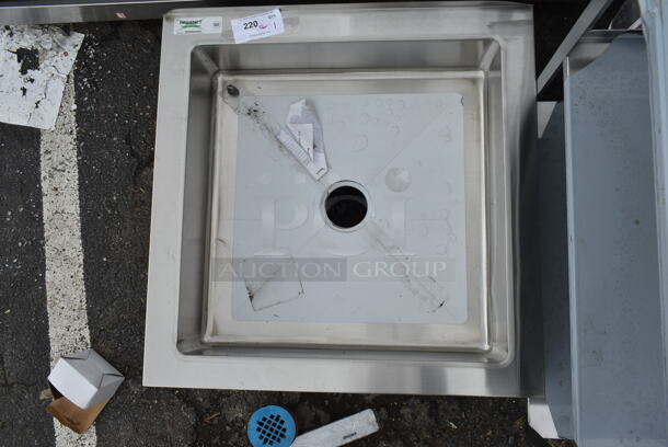 BRAND NEW SCRATCH AND DENT! Regency 600SM24246 16-Gauge Stainless Steel One Compartment Floor Mop Sink - 24" x 24" x 6" Bowl - Image 4 of 4