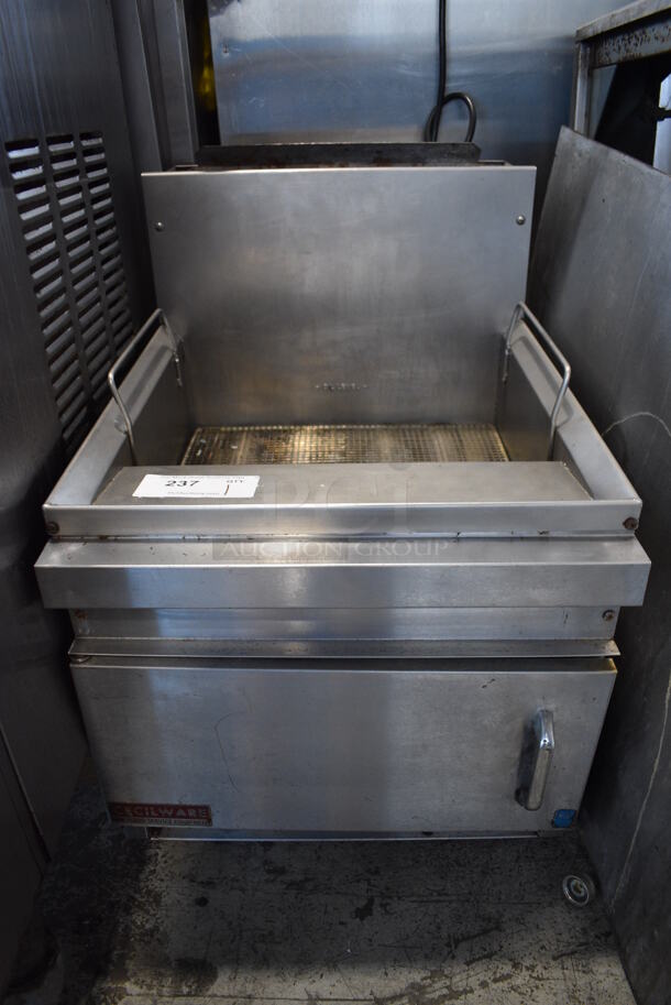 Cecilware Model GF-28 Stainless Steel Commercial Countertop Natural Gas Powered Deep Fat Fryer. 18x24x25
