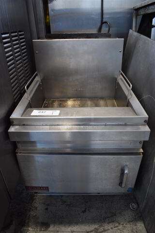 Cecilware Model GF-28 Stainless Steel Commercial Countertop Natural Gas Powered Deep Fat Fryer. 18x24x25