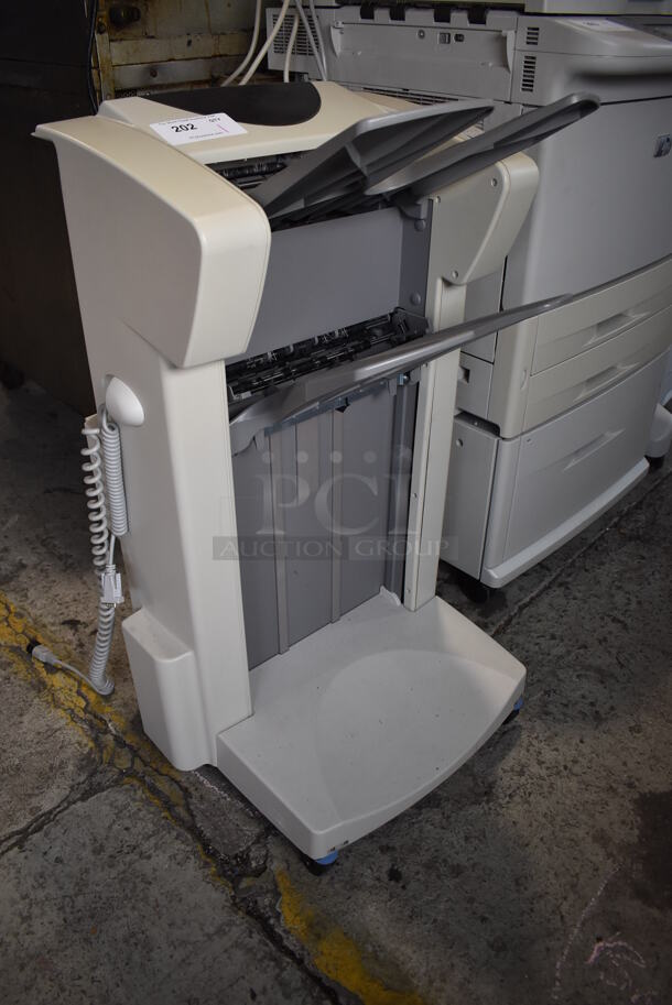 HP C8085A Floor Style Printer Sheets Stapler Stacker Attachment. 100-240 Volts, 1 Phase. 29x25x40 - Image 2 of 7
