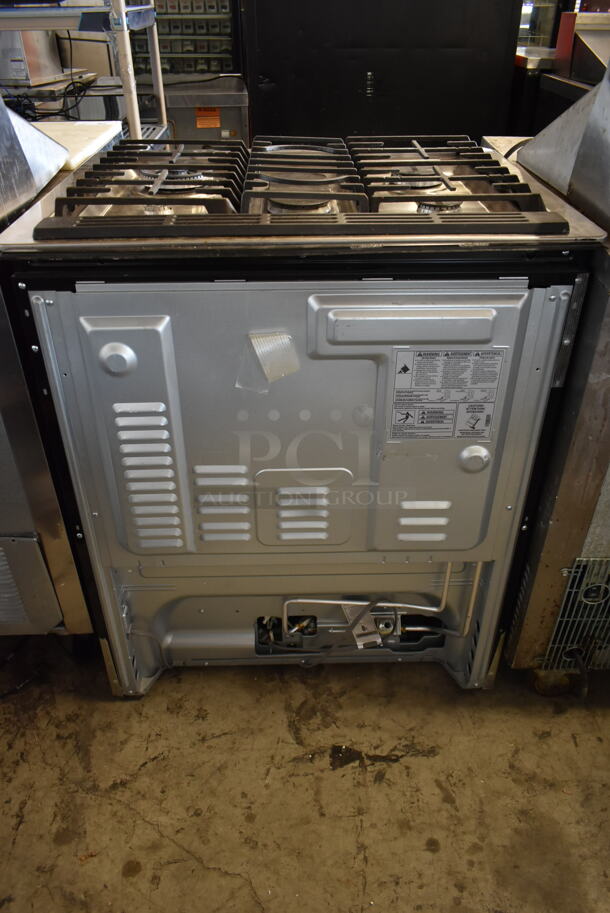 Samsung Stainless Steel Natural Gas Powered 4 Burner Range w/ Oven. - Image 8 of 10