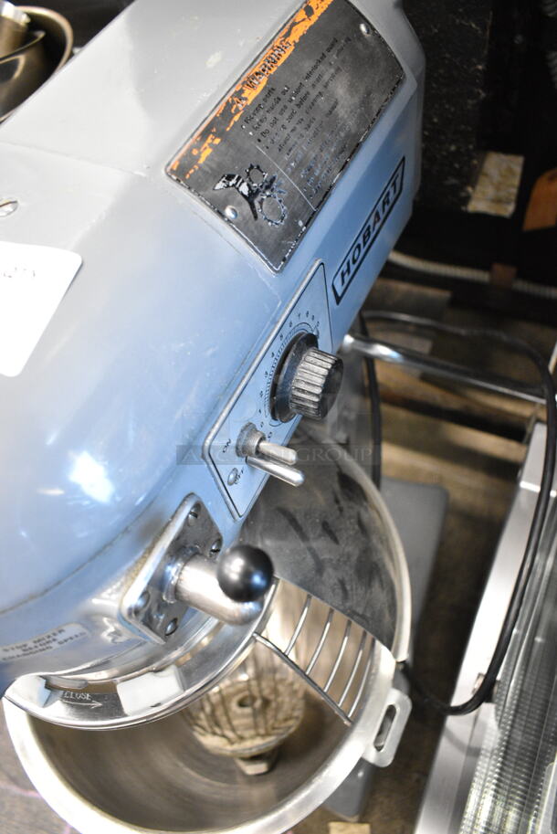 Hobart Metal Commercial Countertop 20 Quart Planetary Dough Mixer w/ Stainless Steel Mixing Bowl, Bowl Guard and Whisk Attachment. Tested and Working! - Image 8 of 12