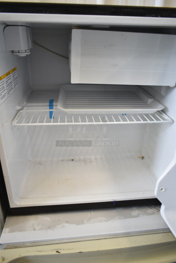 Haier HC17SF10RB Mini Cooler. 115 Volts, 1 Phase. Tested and Working! - Image 2 of 4